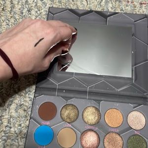 Eyeshadow palette